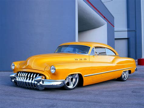 1950 Buick Street Rod with 'igoamigo' Building