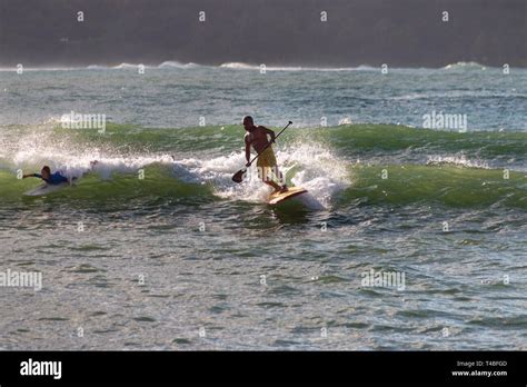 Hanalei Hi Usa November 3 2016 Surfer Enjoying Waves At Waioli Beach Park Hanalei Bay On