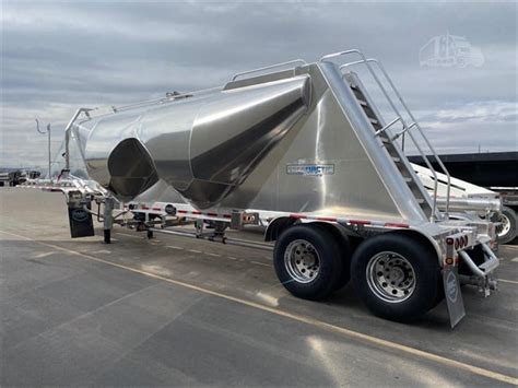2025 Mac Trailer Mfg Mac 1000cu Ft Pneumatic Cement Tanker Air Ride