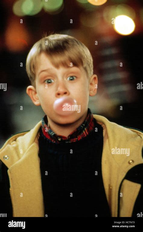 HOME ALONE 2, Macaulay Culkin, 1992, TM & Copyright (c) 20th Century ...