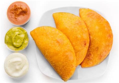 Empanada de Carne molida con Queso La Uchireña