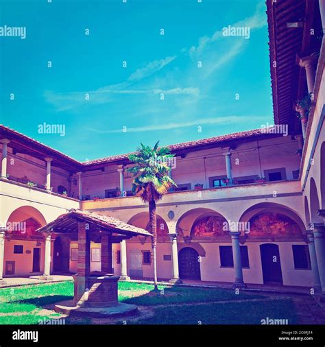 Palm Tree Courtyard Design Hi Res Stock Photography And Images Alamy