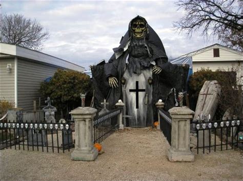 35 Best Ideas For Halloween Decorations Yard With 3 Easy Tips