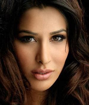 sophie choudry biography  indyacom