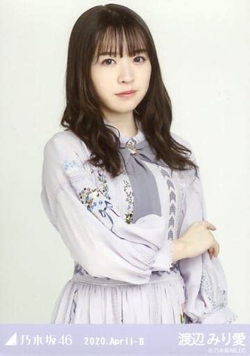 駿河屋 渡辺みり愛上半身・スペシャル衣装25「乃木坂46 2020april Ii」webshop 限定ランダム生写真（女性生写真）