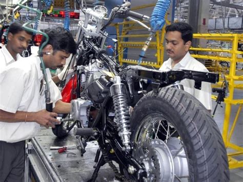 Bajaj Auto Sells Lakh In February