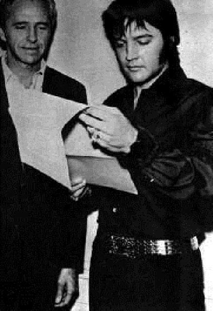 ELVIS SIGNING HIS LAKE TAHOE CONTRACT IN THE SPRING OF 1971