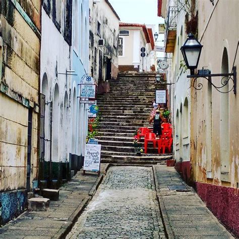 Entre becos e vielas No centro histórico de São Luís MA historia