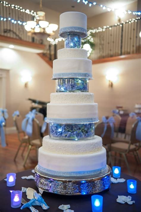 Gateau Mariage Bleu Et Blanc Le Specialiste Des Desserts De Mariage