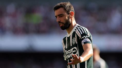 I Want To Build That Connection Man Utd Captain Fernandes Rates New