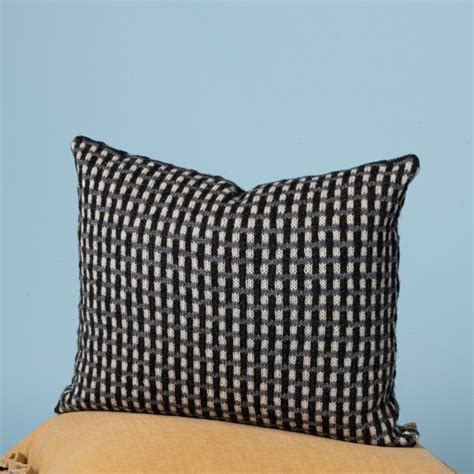 Norge Pillow With Braid Pattern Patterns