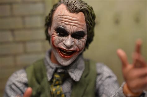 Hot Toys Mms Dx Tdk The Joker Collectible Figure Specs And Pics Page