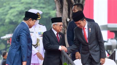 Potret Presiden Jokowi Dan Wapres Maruf Saksikan Defile Pasukan Saat