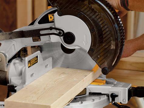 DEWALT DWS713 Compound Miter Saw Review | DIY Spotlight