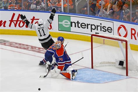 Anze Kopitar Breaks Wayne Gretzky Record - The Hockey News Edmonton ...