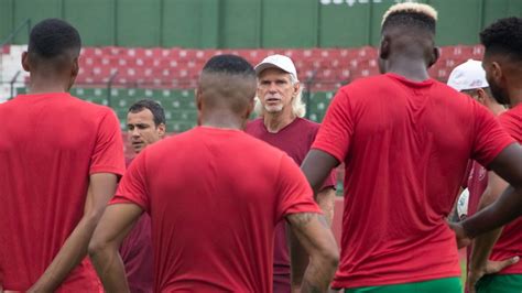 Sérgio Guedes analisa preparação e revela expectativa para estreia da