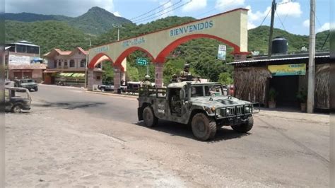 Arriban Más De 300 Elementos Del Ejército Mexicano A Tuzantla Michoacán