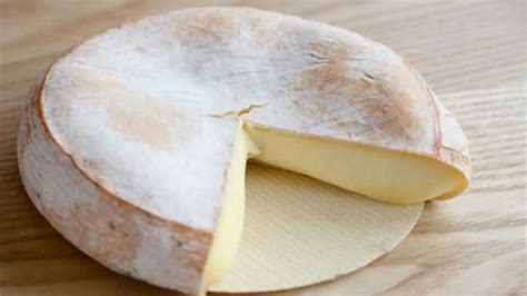 Sanidad Alerta De La Distribución En Andalucía De Lotes De Queso