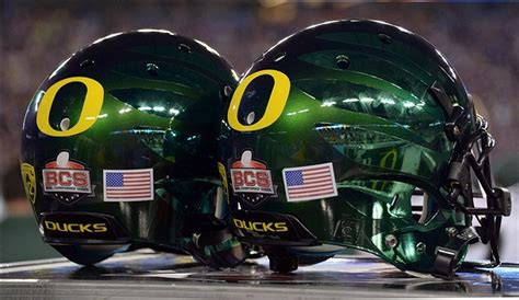 Oregon Ducks Helmet Wallpaper - WallpaperSafari