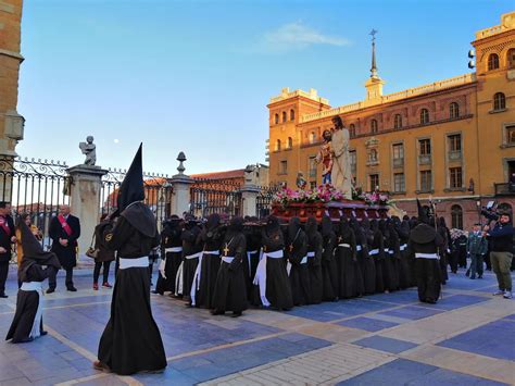 Martes Santo Procesiones Horarios Y Recorridos Le N Horas