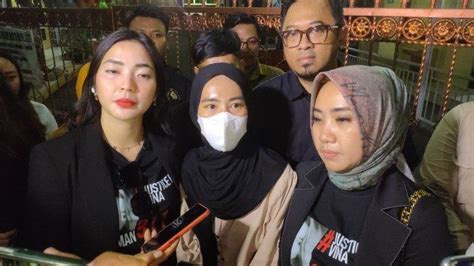 Linda Diperiksa Terkait Kasus Vina Di Polres Cirebon Kota Kuasa Hukum