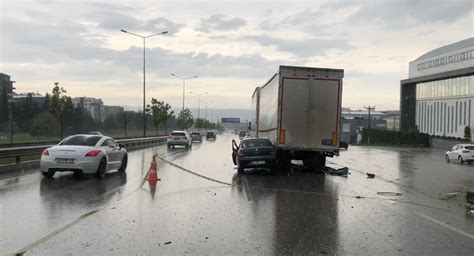 Bursa da otomobil TIR ın altına girdi 1 ölü Olay Gazetesi Bursa