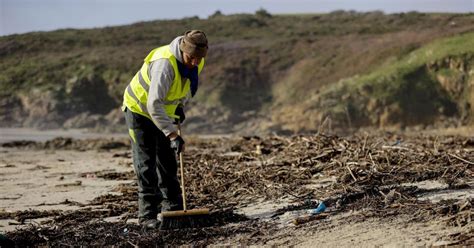 La Fiscal A Investiga Los Vertidos De Pellets Que Llegan A Las Playas