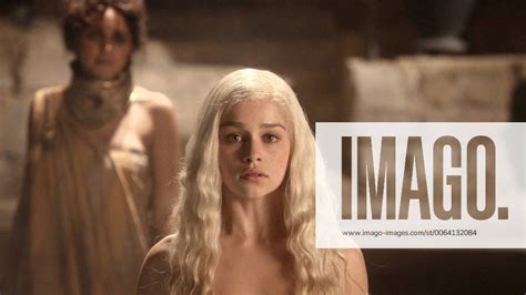 Emilia Clarke Daenerys Targaryen Hot