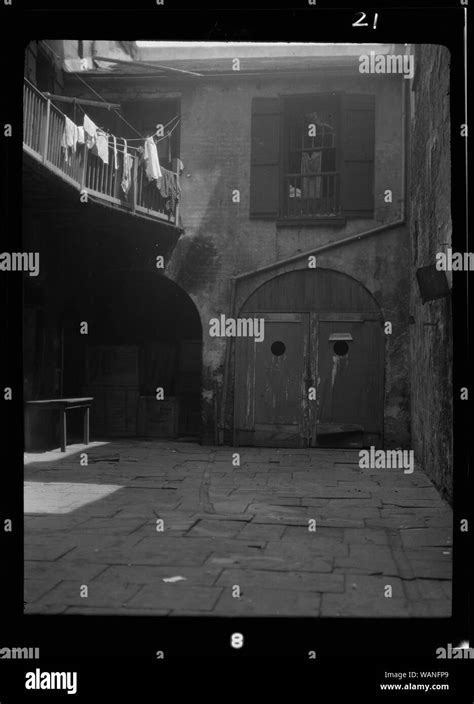 Courtyard New Orleans Stock Photo Alamy