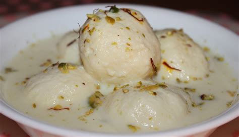 Homemade Rasgulla Rasmalai : food