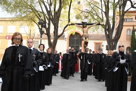 Fotos Larquebisbe De Tarragona Presideix El Viacrucis