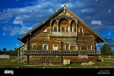 Traditional Russian wooden houses (19th-early 20th century), Vasilevo ...