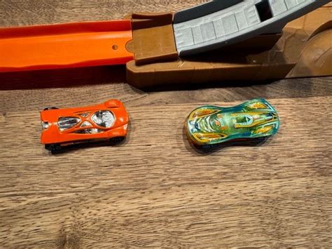 Hot Wheels Drache und Schlange und Autos Gebraucht in Uster für CHF nur Abholung auf