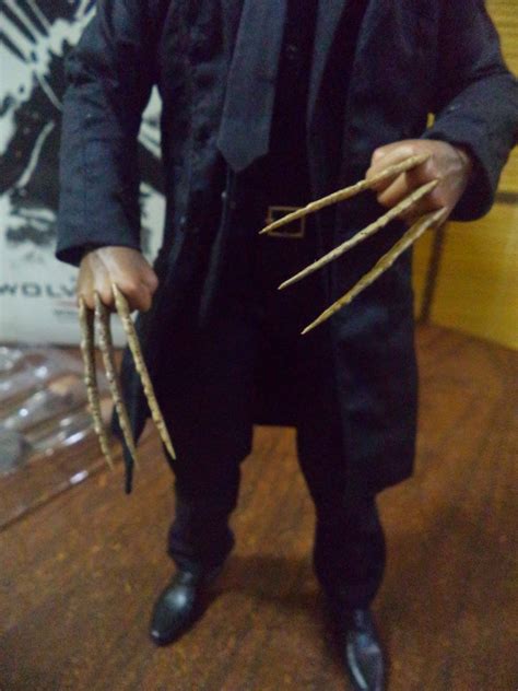 Angels And Summer Hot Toys The Wolverine Review