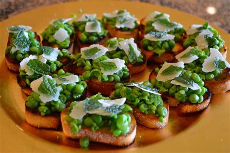 The Sizzling Spoon: Crostini Appetizers