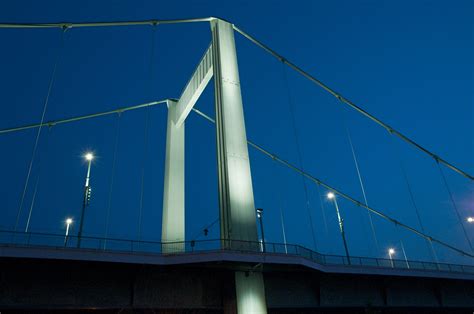 Mülheimer Brücke in Köln Erste Komplettbeleuchtung mit LED