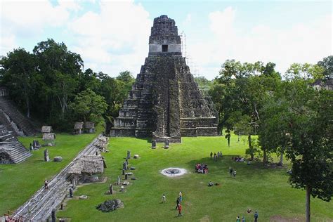 Gran Jaguar Templo I De Tikal El Gran Jaguar Juan Carlos Moncada