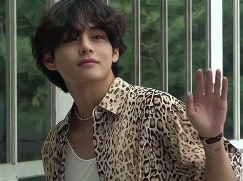 Kim Taehyung Aka V S Best Looks 7 Stylish Outfits From BTS Star Amid