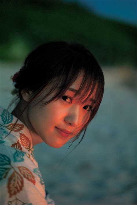 菅井友香（櫻坂46）卒業写真集「大切なもの」loppi・hmv限定版の裏表紙。 C細居幸次郎 集英社 櫻坂46菅井友香、“卒業写真集”より本人もお気に入りの未収録カット公開 画像