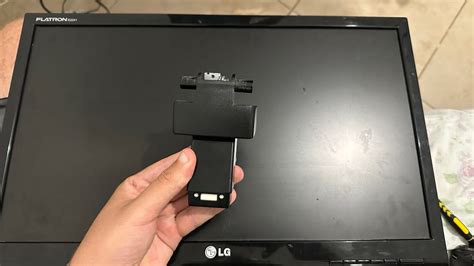 Como Remover Suporte Do Monitor Da LG Flatron E2241 Para Colocar Em