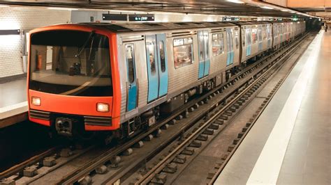 Metro de Lisboa: circulação interrompida na linha azul devido a avaria