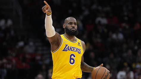 Lebron James Just Became The Nbas First Active Player To Reach