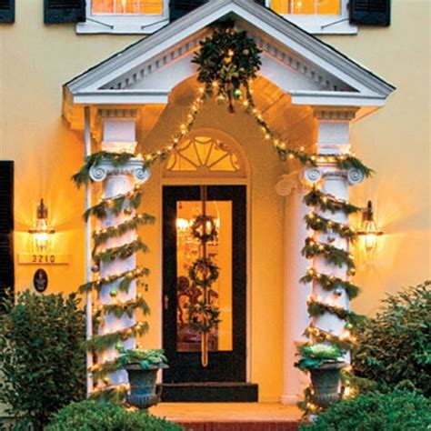 Beautifully Festive Ways To Decorate Your Porch For Christmas Diy