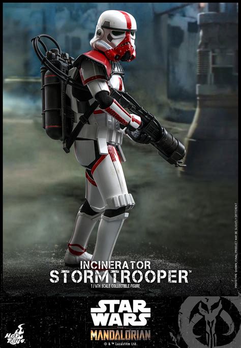 以強大的火力壓制敵人 Hot Toys TMS012 曼達洛人焚燒風暴兵 Incinerator Stormtrooper 1 6 比例人偶