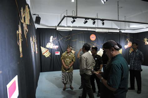 Pameran Wayang Dan Lukisan Wayang Cak Durasim