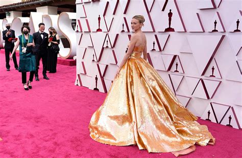 Photos from the 2021 Oscars red carpet - The Washington Post