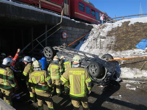 F Gen Drei Menschen Aus Bayern Nach Schwerem Unfall Im Zillertal