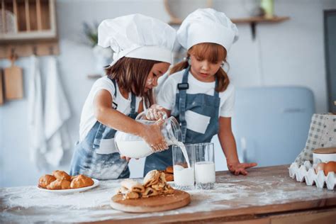 Kid Baking Collectisale