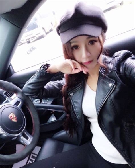 Dân mạng bóc mẽ hot girl thích khoe siêu xe hàng hiệu Titanic Nơi mọi thứ được chia sẻ