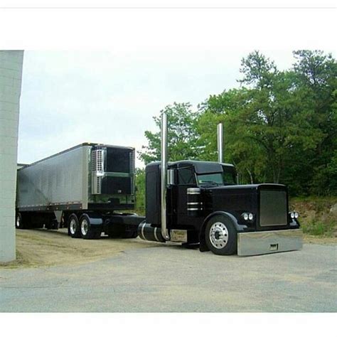 Semitrckn Peterbilt Custom With Matchin Reefer Slammed